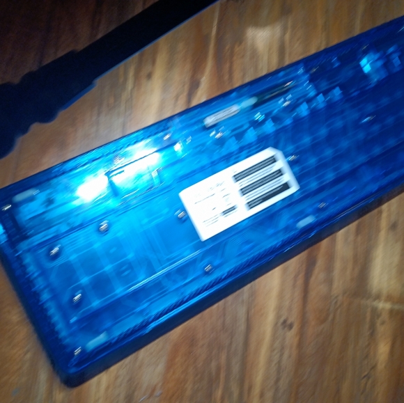Rock Candy wireless keyboard blue really nice in great condition used like new - Picture 4 of 5
